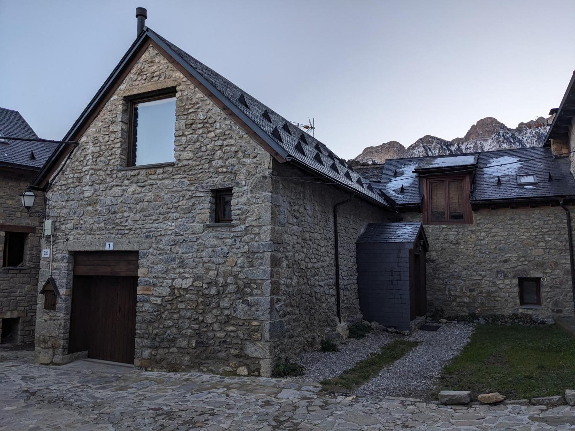 Nornore: Una Casa Especial En La Montana Piedrafita de Jaca Exterior foto